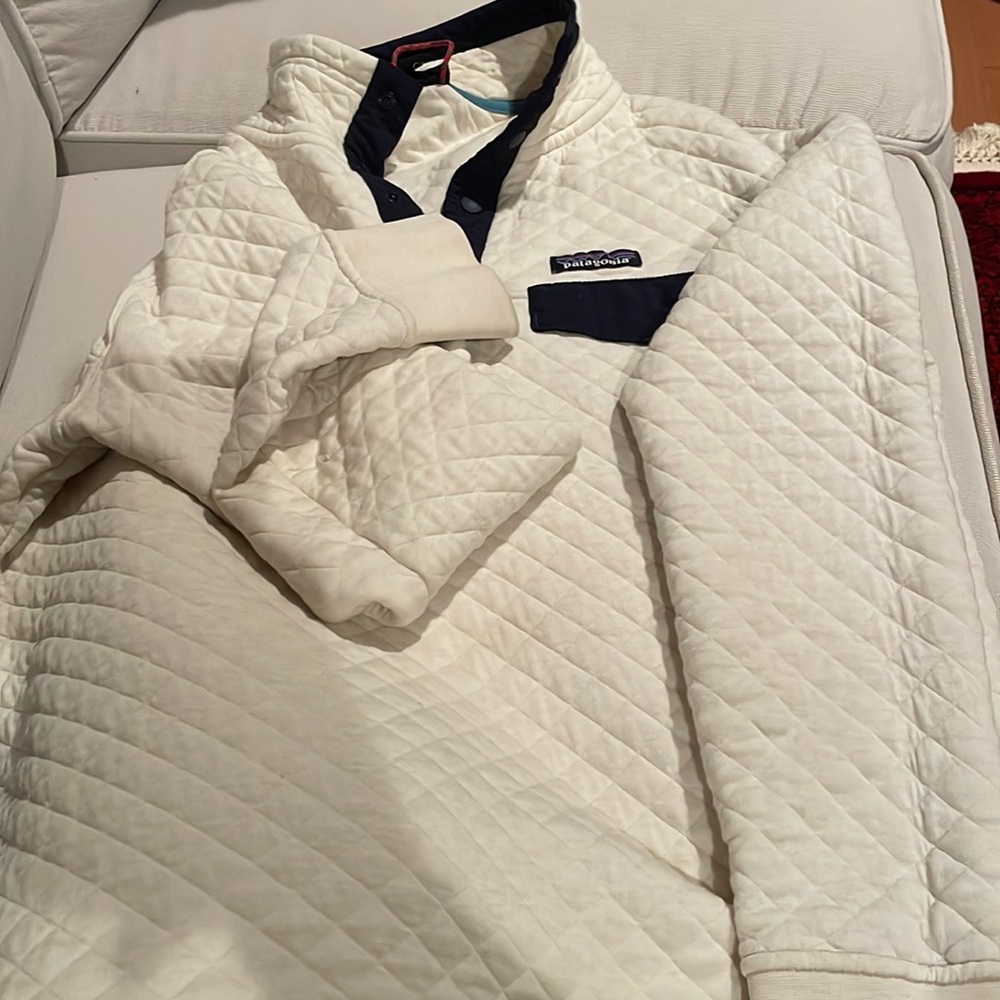Organic cotton Patagonia quilted pullover in rare ivory medium